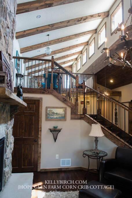 Corn Crib Cottage Barn And Villa At Hope Glen Farm Cottage Grove Exterior foto